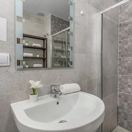 Premium Beachfront In La Carihuela 4 *